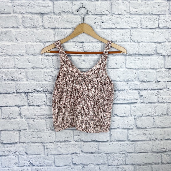 moon & madison Knitted Cropped Tank Top - Picture 2 of 5